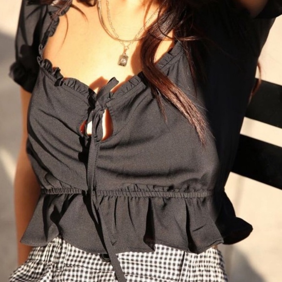 UO Riley Ruffle Top - Picture 2 of 5